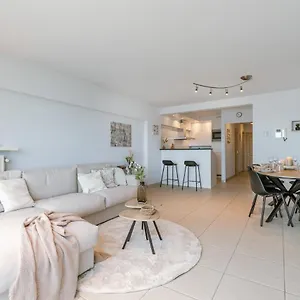 https://bright-apartment-with-beautiful-sea-view.hotelsghent.com
